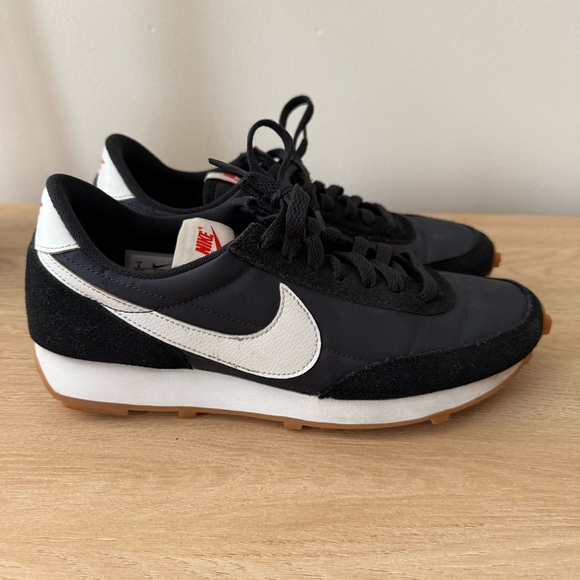 Nike Classic Waffle Trainer - Picture 1 of 4